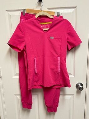 Figs Neon Pink Scrub Set XS/XSP